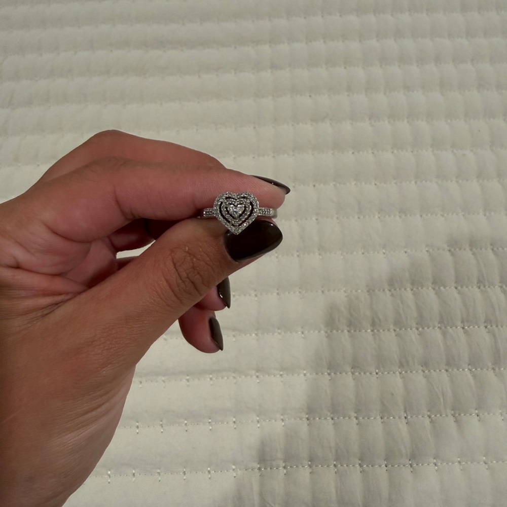 Elegant Silver Heart Ring